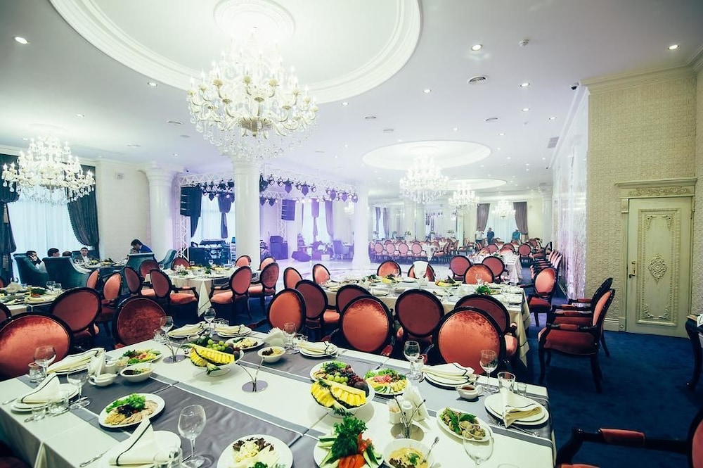 Royal Hotel - carbon neutral hotel in Dagomys