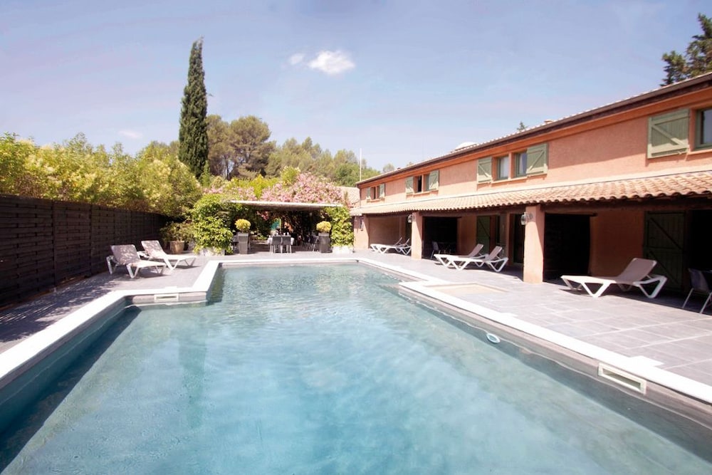 Hotel Le Relais De Trans — Trans En Provence