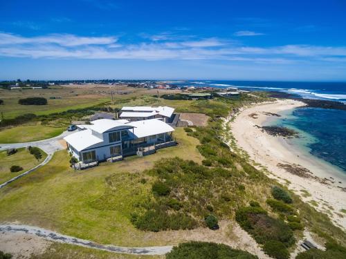 Wytonia Beachfront Accommodation in Port Fairy, Australia