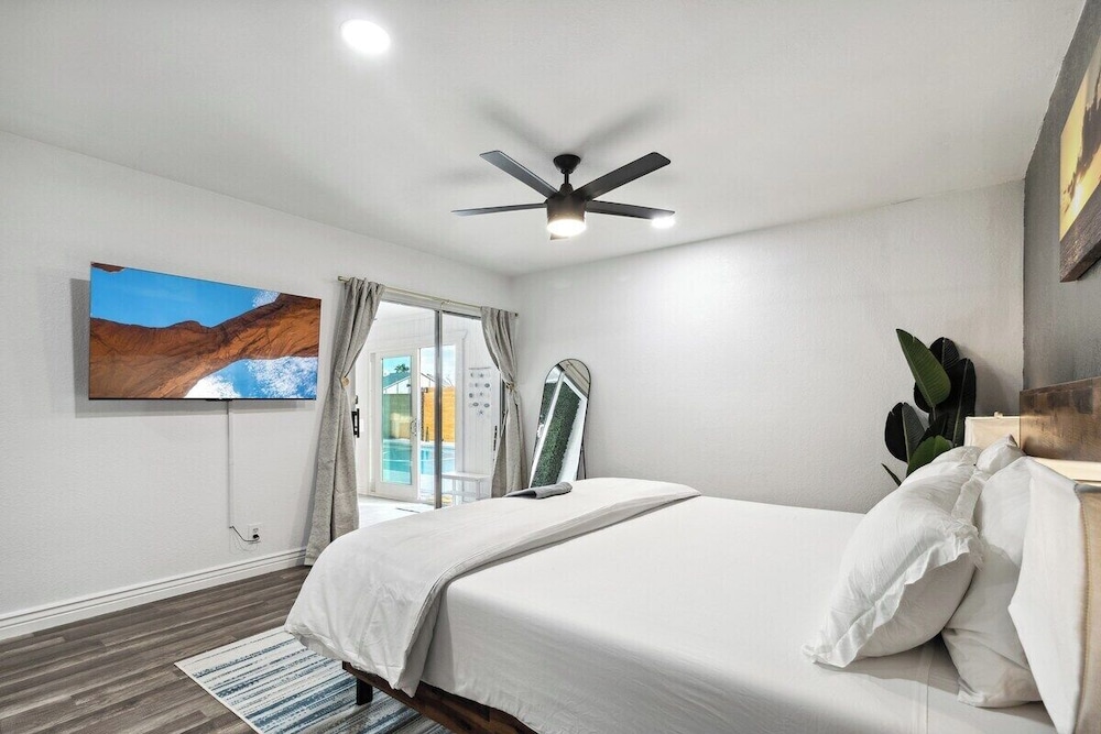 Kalani Oasis Paradise With Pool — Phoenix