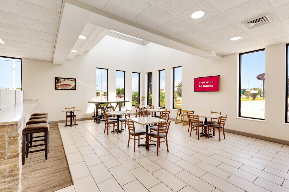 Red Roof Inn Gulfport Biloxi Airport - photo 27