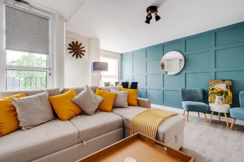 Brimmond Homes nr to Univ Hospitals o2 Apollo PLAB & 7 mins to City Centre Stylish Modern & Secure 2 Bed 2 Bath Apt with Allocated Free Parking — 4-Star Luxury Hotel in Manchester, United Kingdom