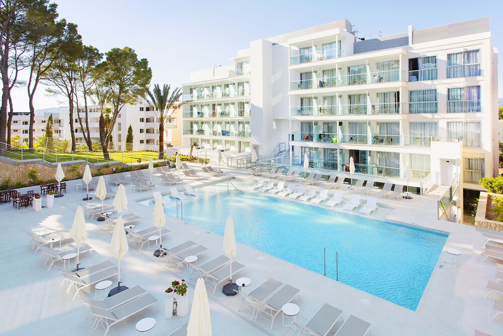 Reverence Life Hotel Adults Only - carbon neutral hotel in Santa Ponsa