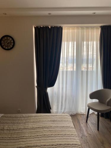 Onyx Palace DeLux