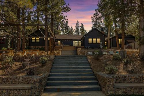 Lakefront View Stunner in Big Bear Lake, United States