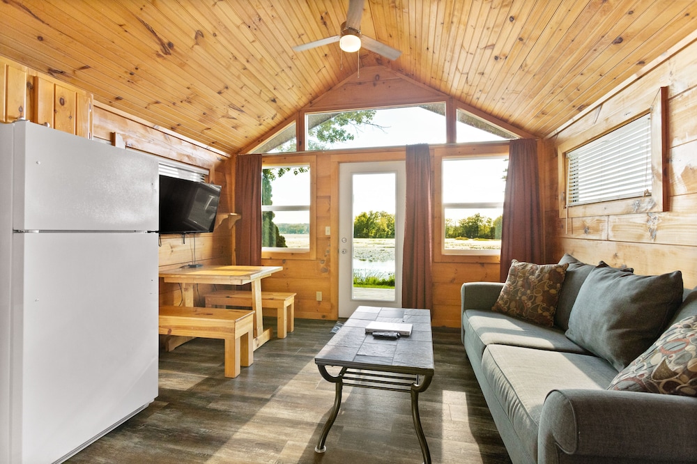 Edinboro Lake Resort Cabins - photo 30