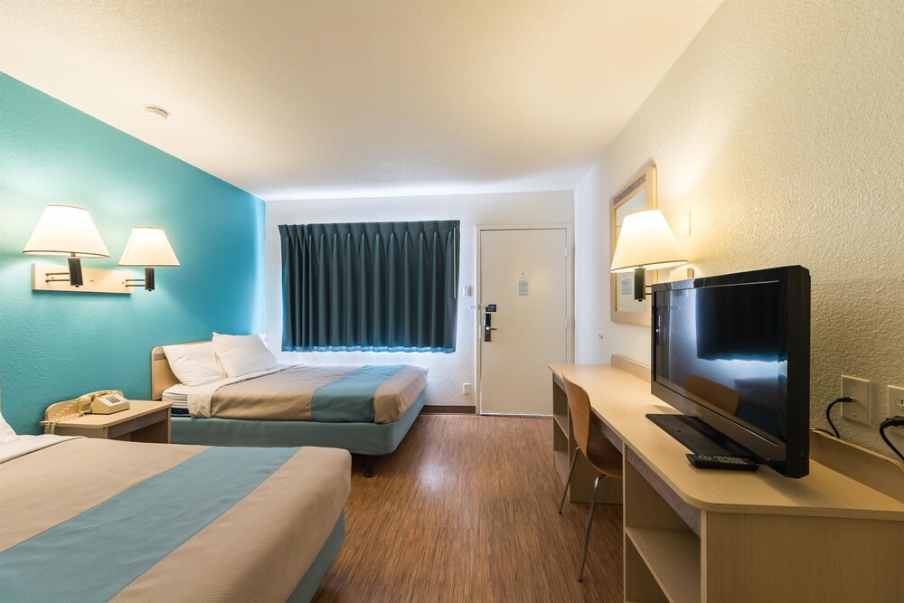 Motel 6 Deming - photo 7