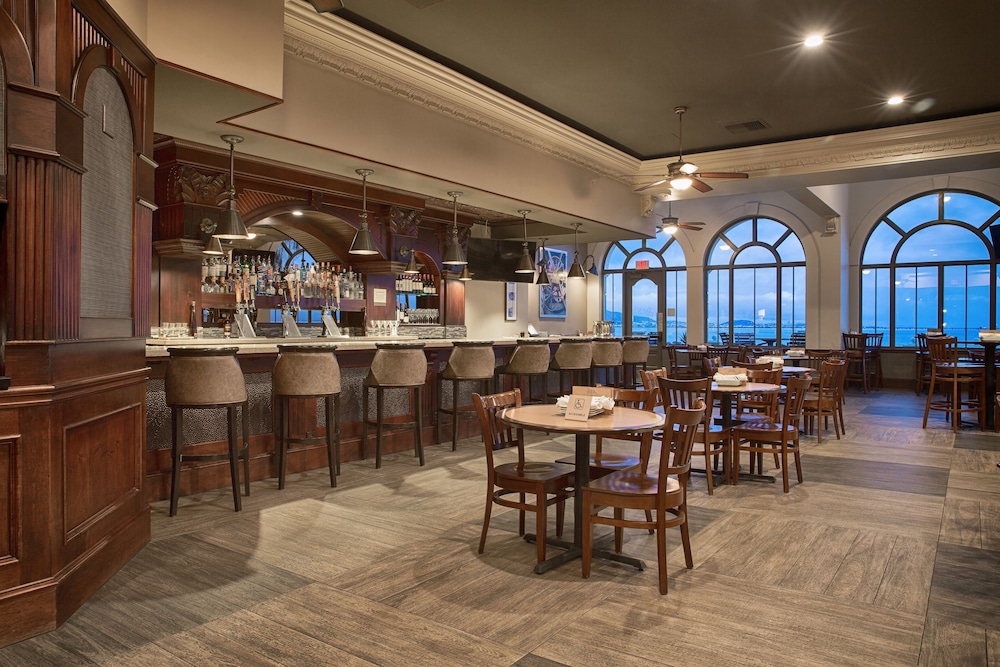 Embassy Suites by Hilton San Francisco Airport Waterfront - photo 42