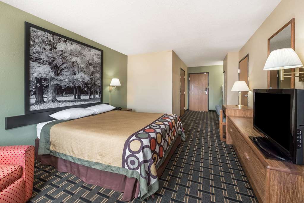 Super 8 by Wyndham Greenville Illinois - photo 4