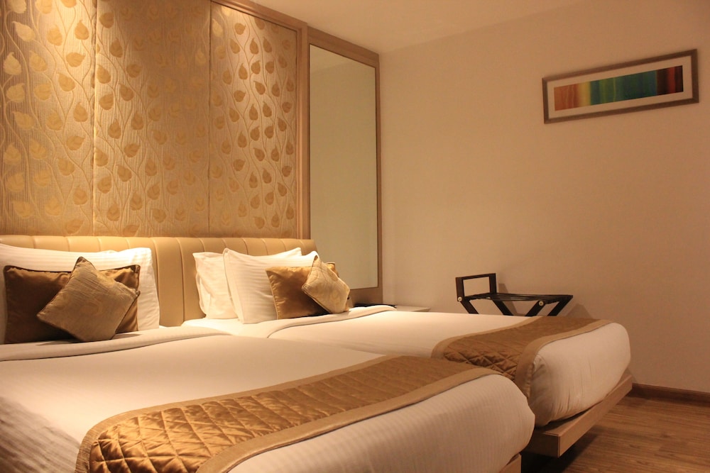 Hotel Swati — 4-Star Luxury Hotel in New Delhi, India