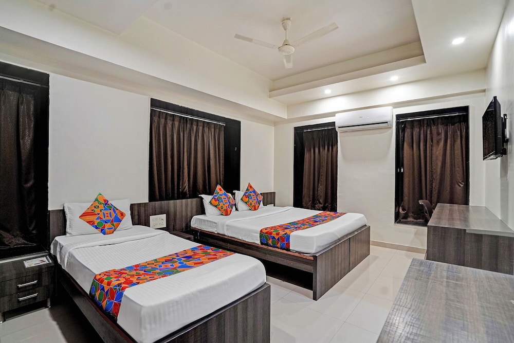 FabHotel Royal Inn — Wadgaon — photo 5