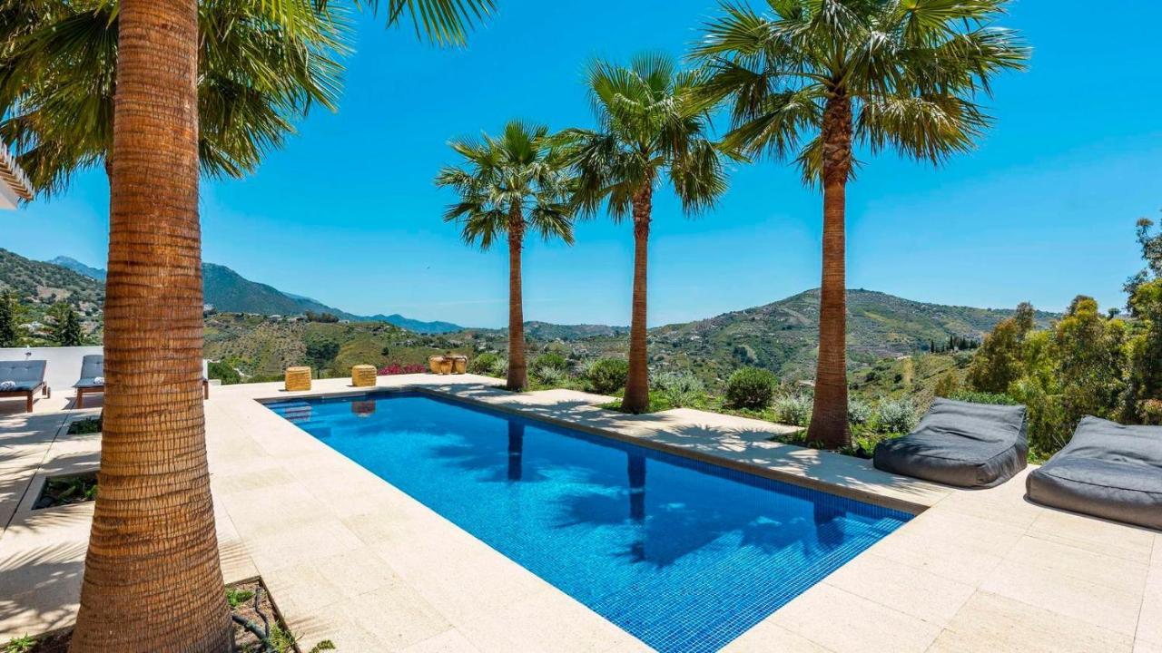 Finca Loma La Tapia Cómpeta by Ruralidays in Competa, Spain