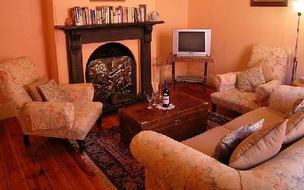 Chapel Cottage — 4-Star Luxury Hotel in North Adelaide, Australia