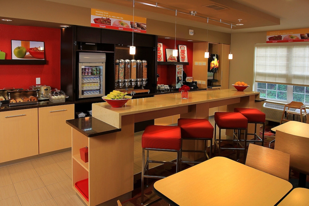 Towneplace Suites by Marriott East Lansing - photo 26