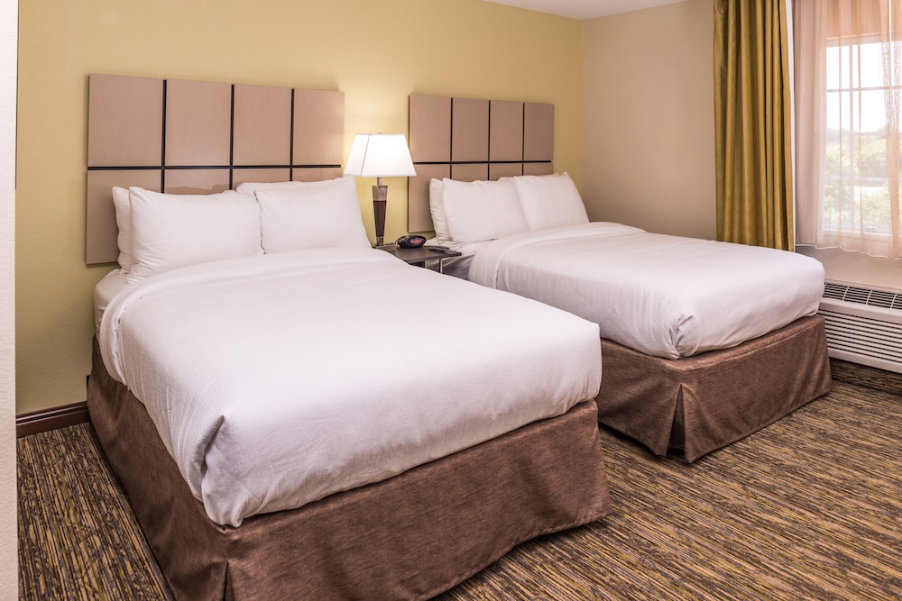 Candlewood Suites Topeka West by IHG - photo 7