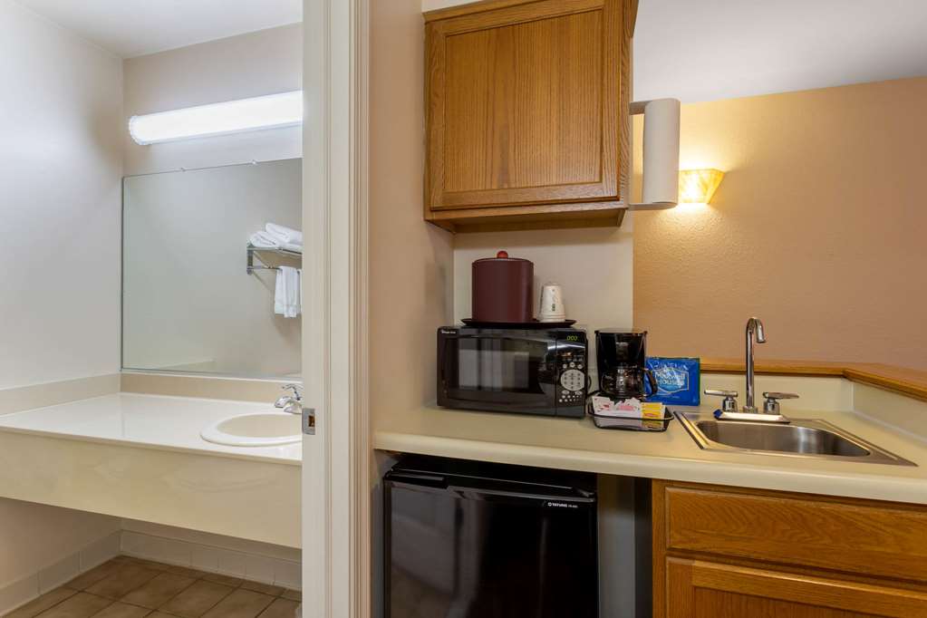 Hawthorn Suites by Wyndham Allentown Fogelsville - photo 21