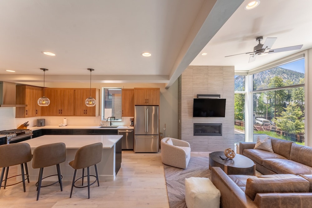 224 Frisco Alley Unit E By Summit County Mountain Retreats — Frisco