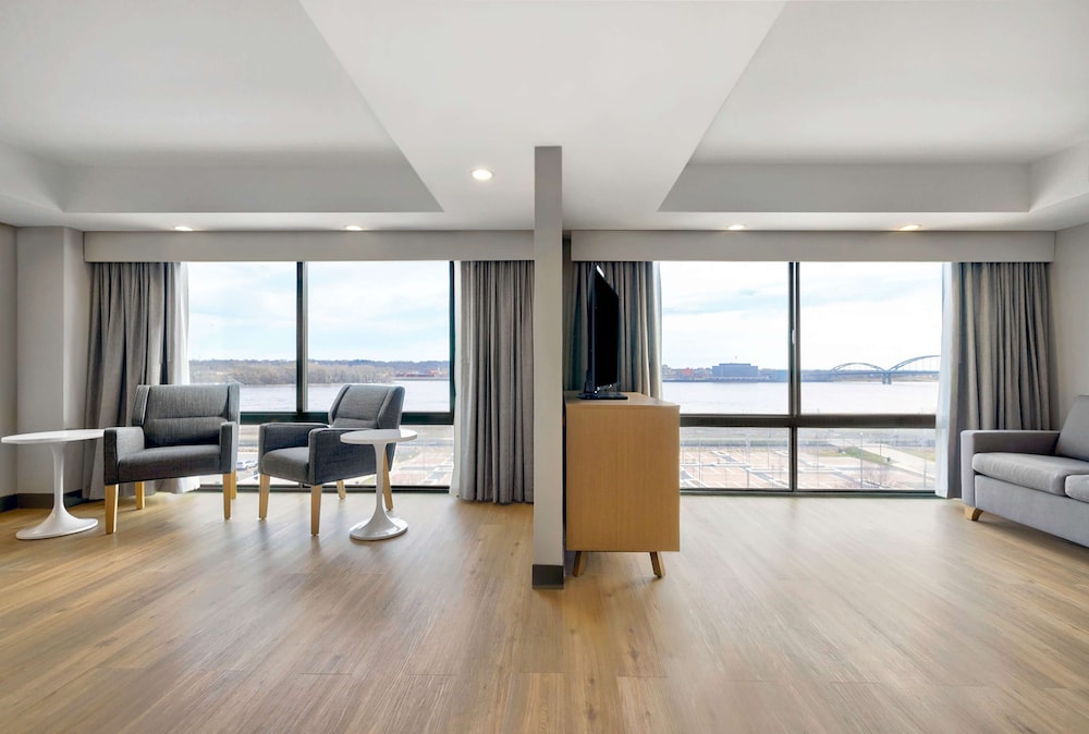 DoubleTree by Hilton Davenport - photo 34