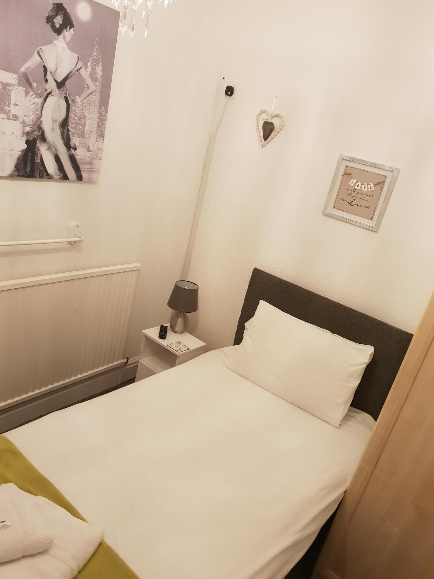 Lindum Hotel — Blackpool — photo 3