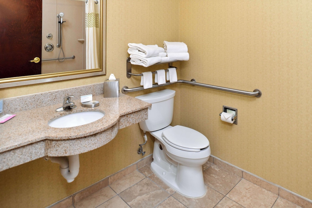 Hampton Inn & Suites Dayton Vandalia - photo 72