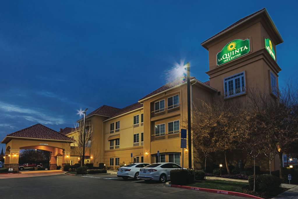 La Quinta Inn & Suites by Wyndham Fresno Northwest - photo 4