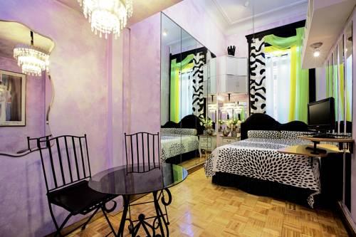 The International Cozy Inn - photo 8