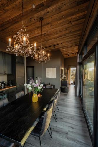 Black Diamond Villa