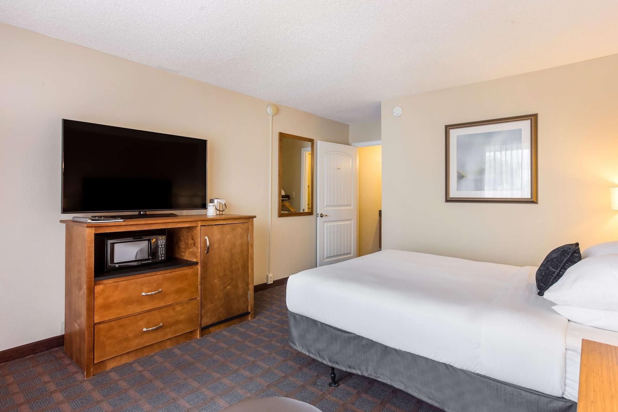 Red Lion Inn & Suites Branson - photo 26