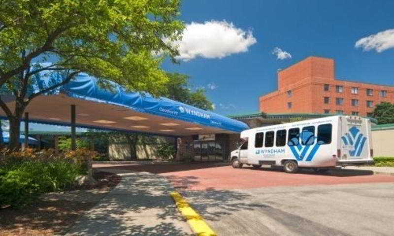 Wyndham Milwaukee Airport & Convention Site
