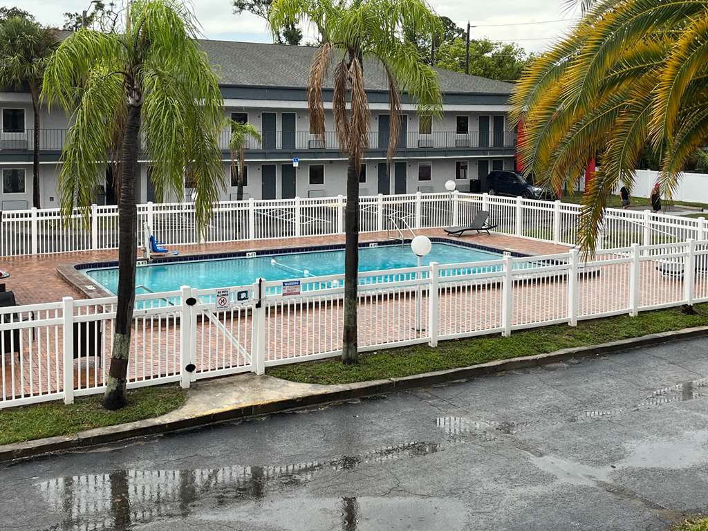 Motel 6 New Port Richey FL - photo 3