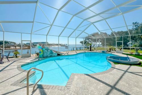 Lucky View Beach House — 4-Star Luxury Hotel in Pensacola, United States