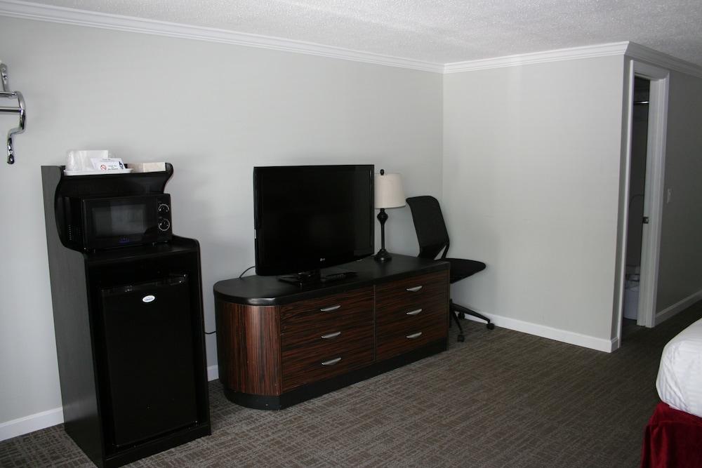 Town N Country Family Resort - photo 18