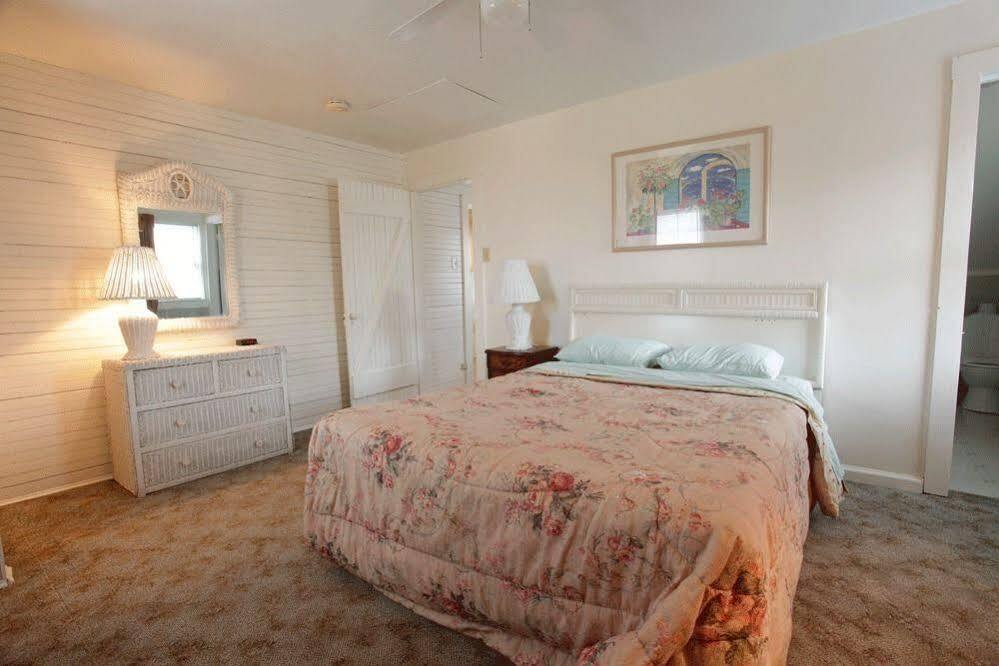 The Buckingham Motel Adults only - photo 24