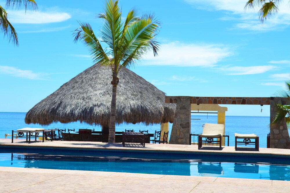 Poolside Bar