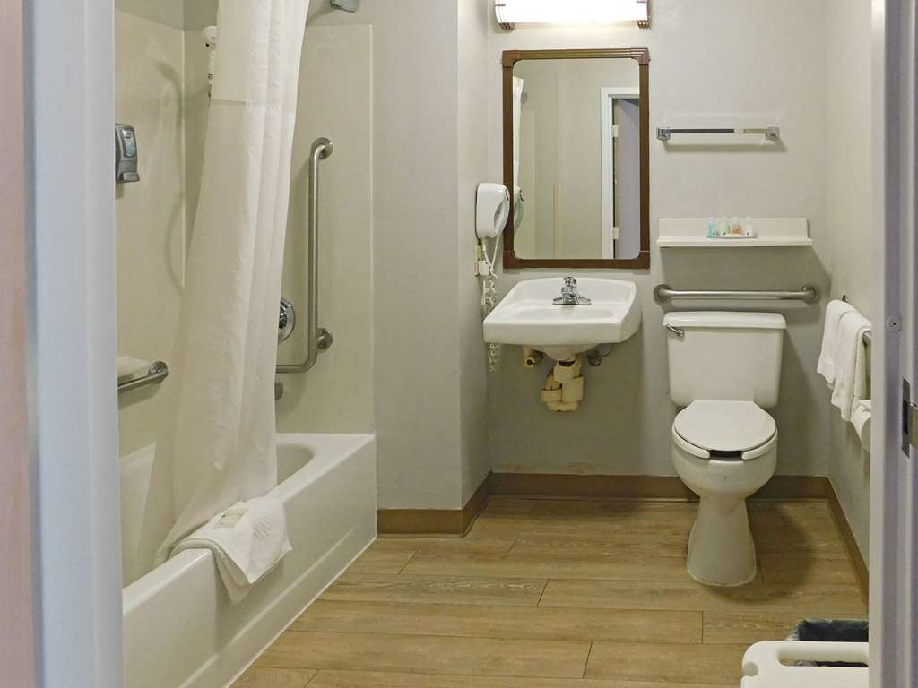 Quality Inn Colchester Burlington - photo 21