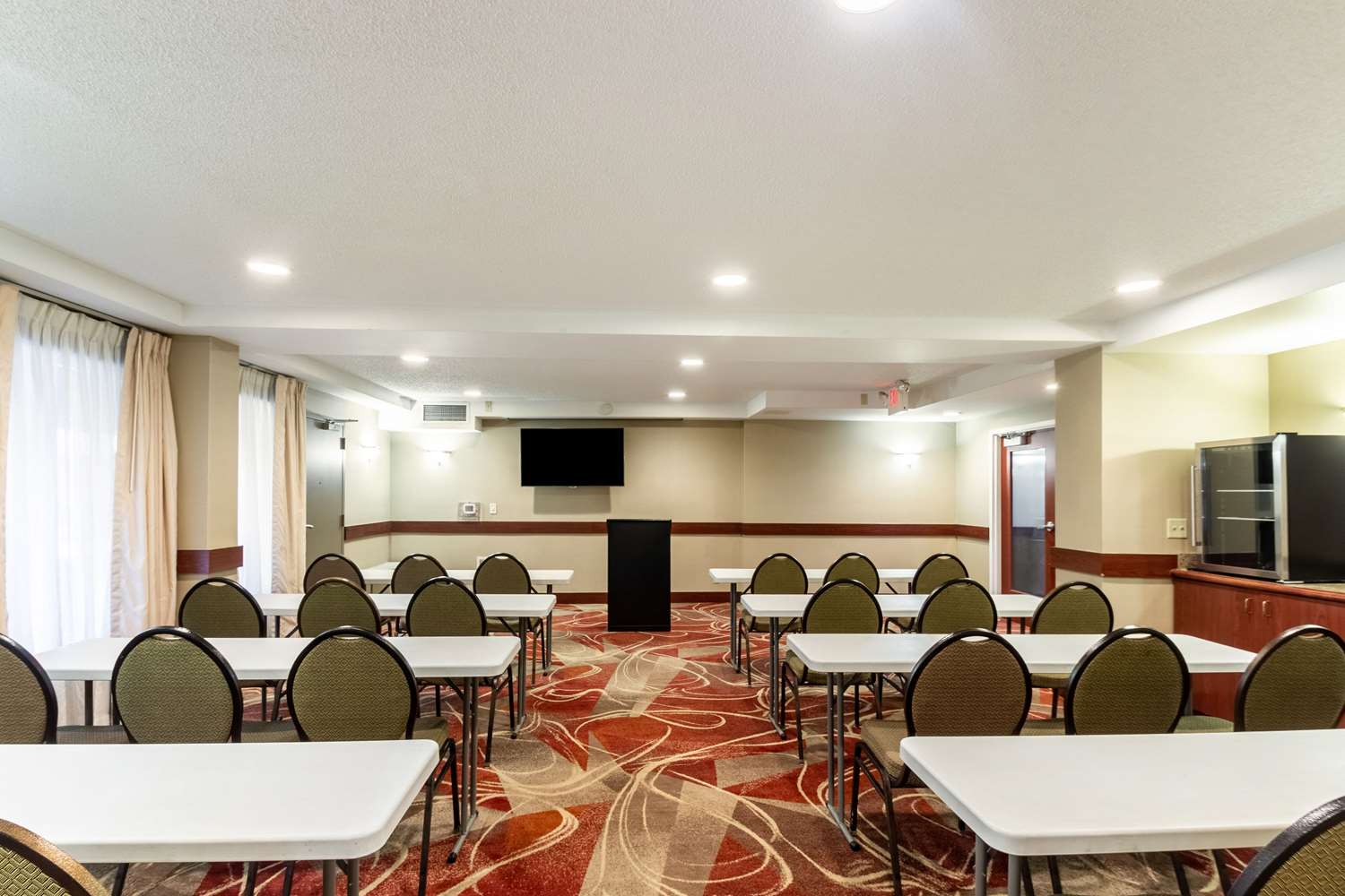 Quality Inn Milwaukee Brookfield - photo 17