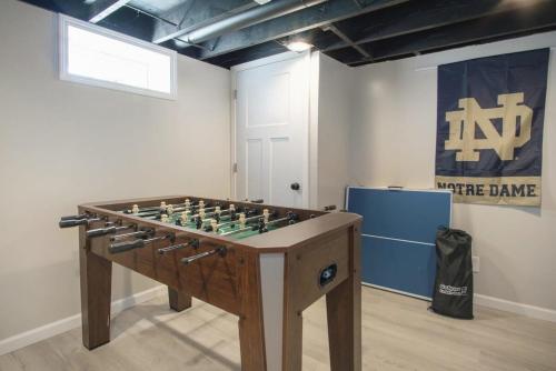 Gorgeous Notre Dame Get Away Comfy Beds WiFi Coffee Games - photo 20