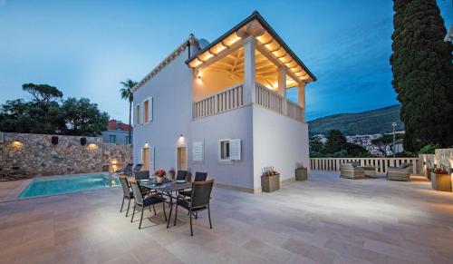 Villa Enigma
