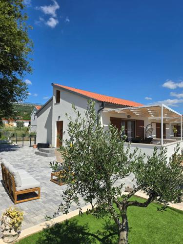 House Angelina — 4-Star Luxury Hotel in Krusevo, Croatia
