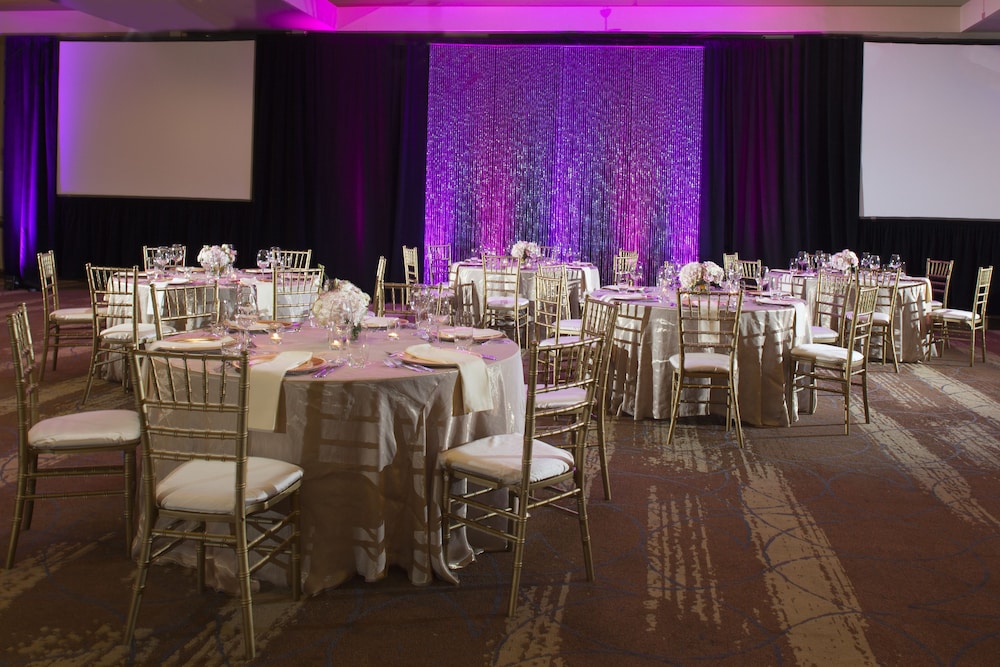 Embassy Suites by Hilton Phoenix Scottsdale - photo 55
