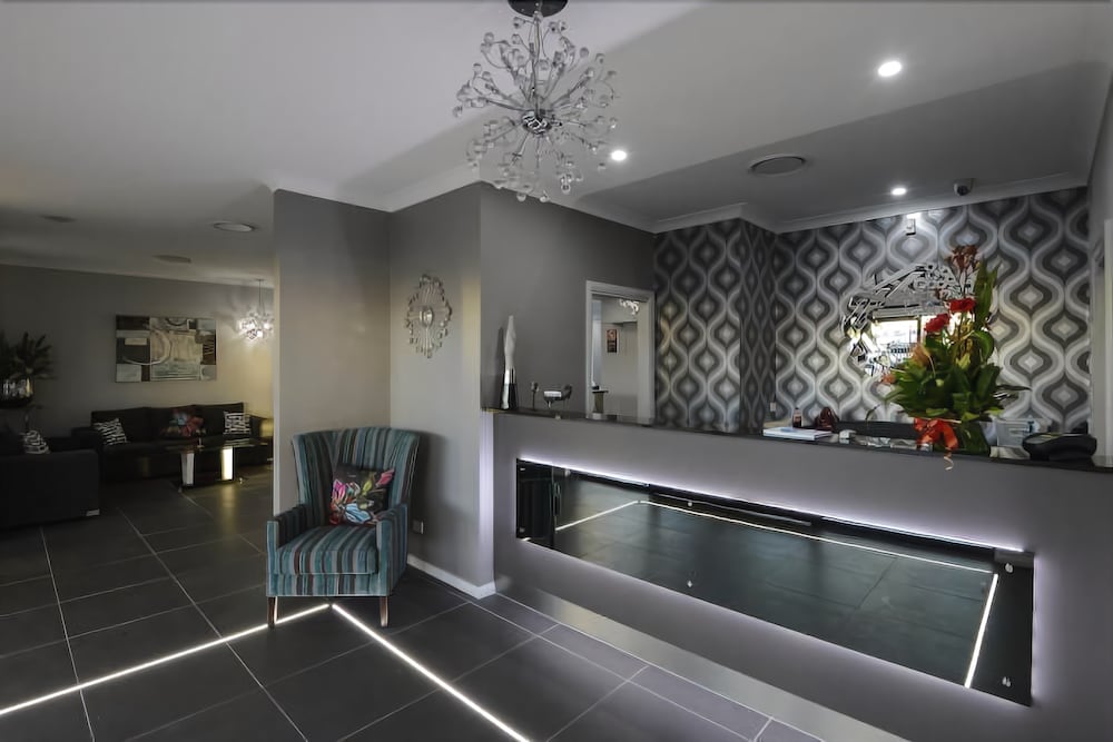 Aastro Dish Motor Inn — 4-Star Luxury Hotel in Parkes, Australia