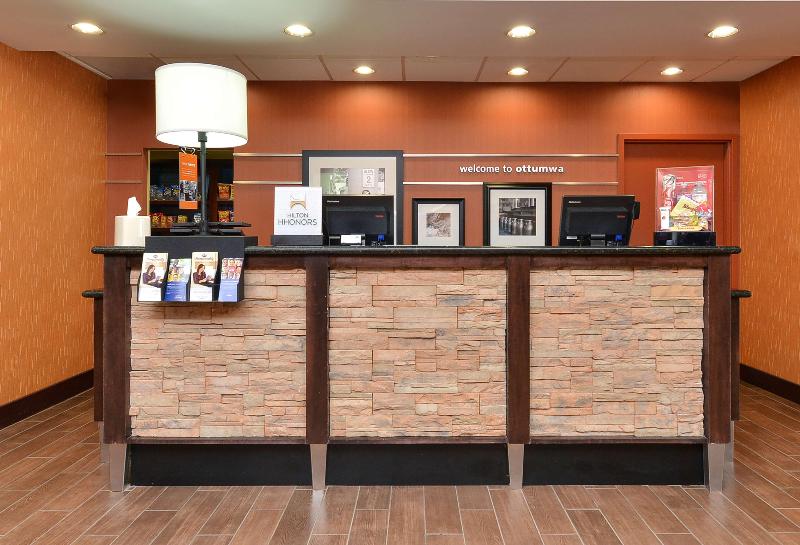 Hampton Inn Ottumwa - photo 21