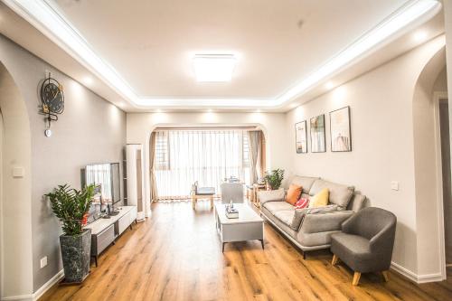 Locals Apartment Place 28 — 4-Star Luxury Hotel in Nanning, People's Republic of China