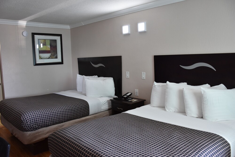 Destin Inn and Suites - photo 33
