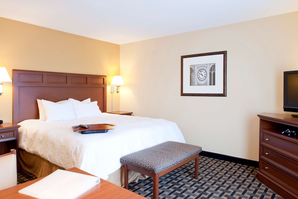Hampton Inn & Suites Columbia at University - photo 13
