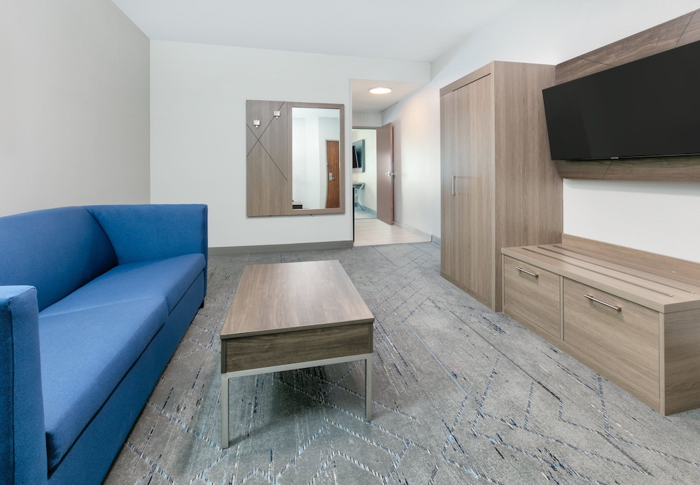 Holiday Inn Express & Suites Dallas Park Central Northeast by IHG - photo 3