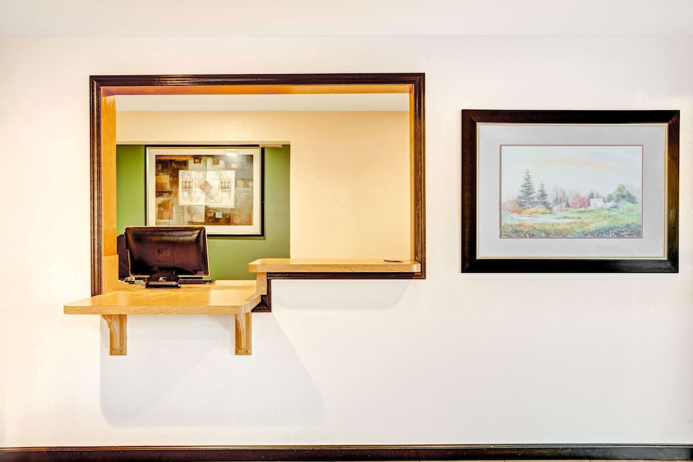 Super 8 by Wyndham Carson City Lake Tahoe - photo 2