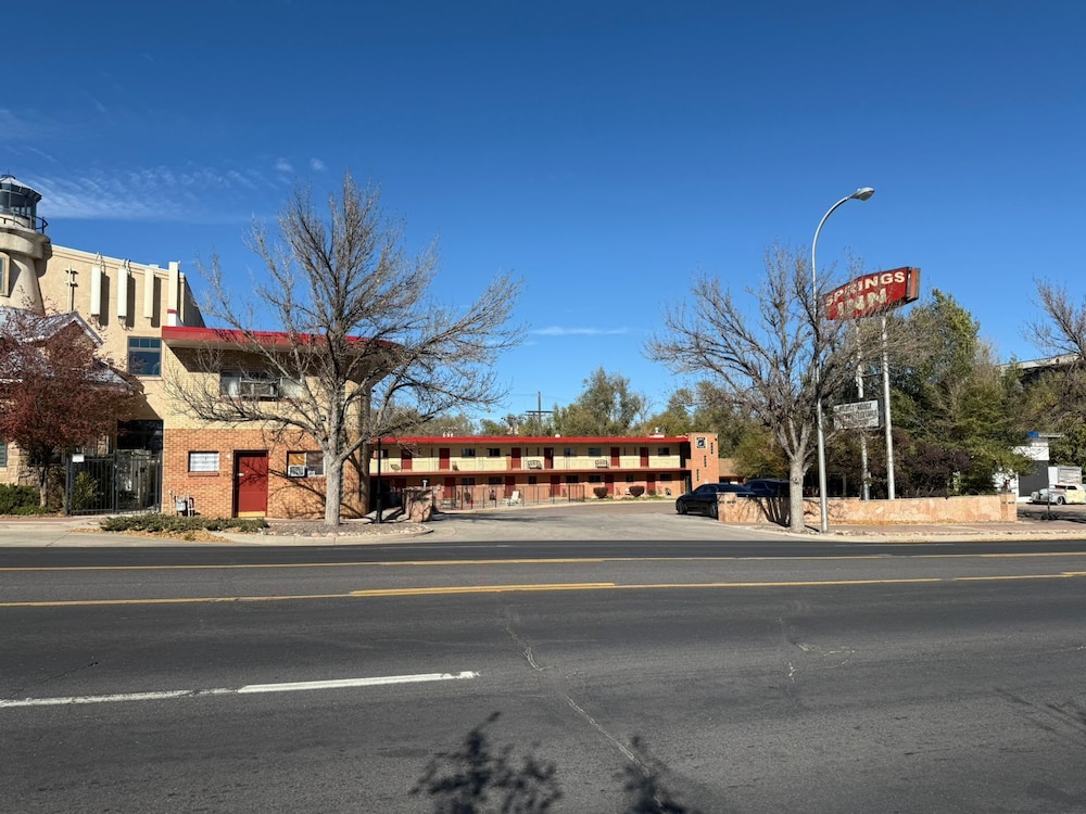 Springs Inn - photo 38