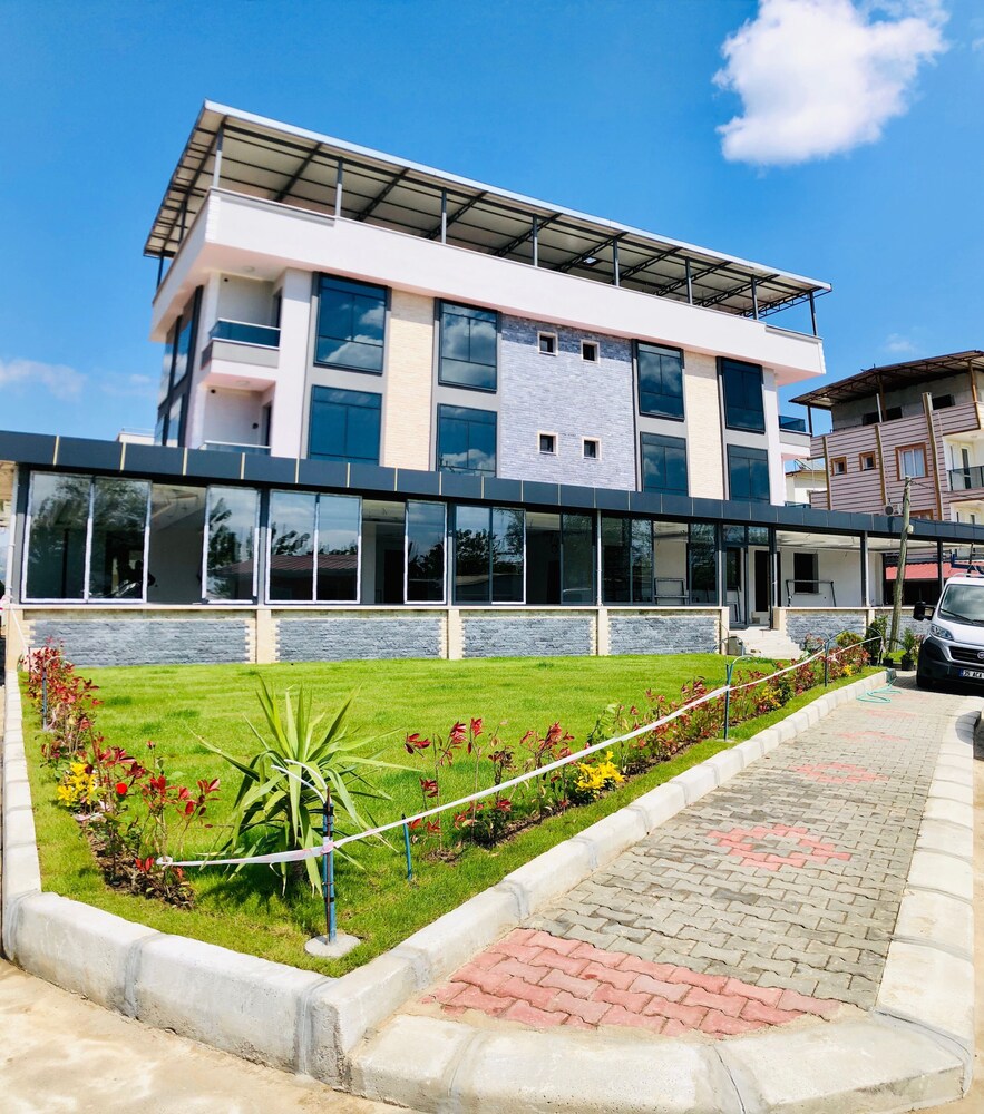 Nazya Butik Otel — Menderes