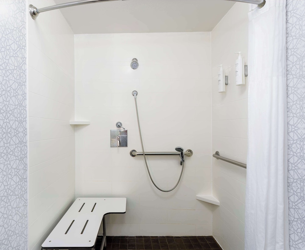 Hampton Inn & Suites Tallahassee I 10 Thomasville Road - photo 47